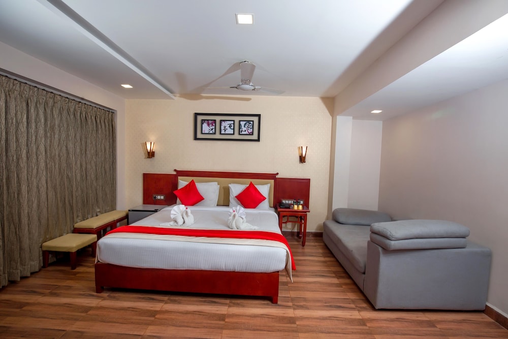 Oyo 14759 Hotel President 16/55