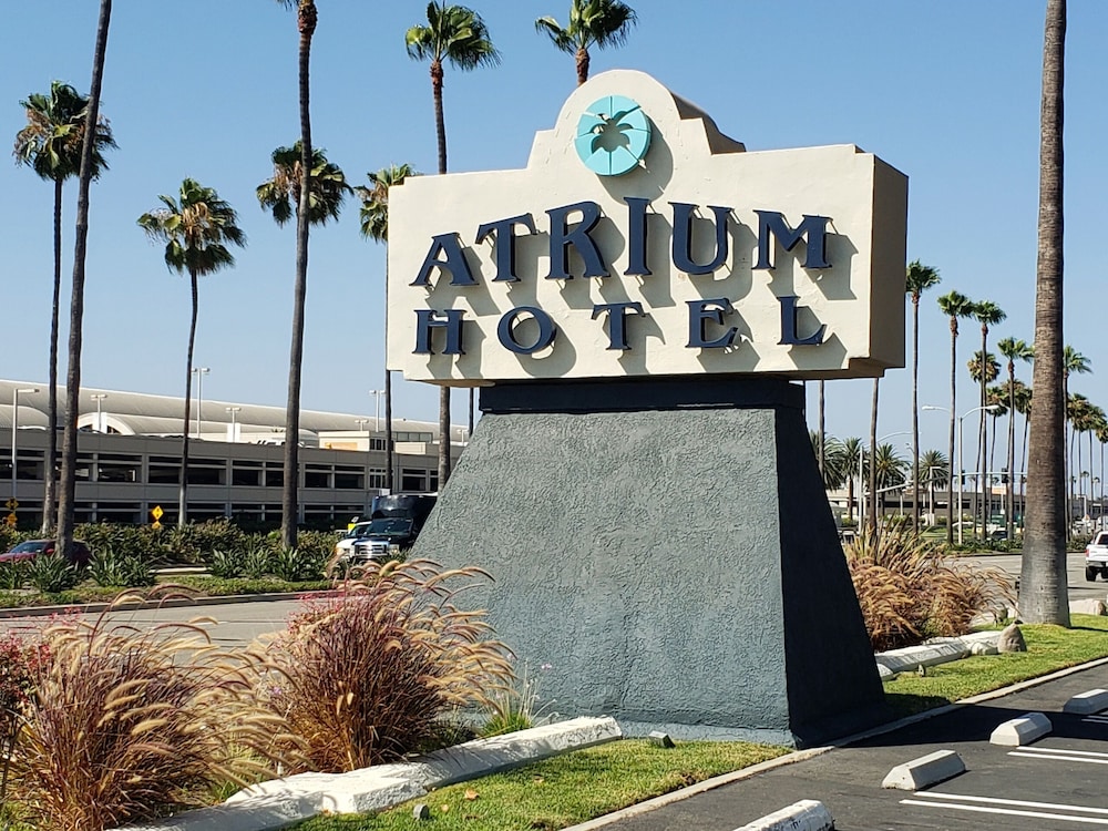 Atrium Hotel at Orange County Airport 19/61