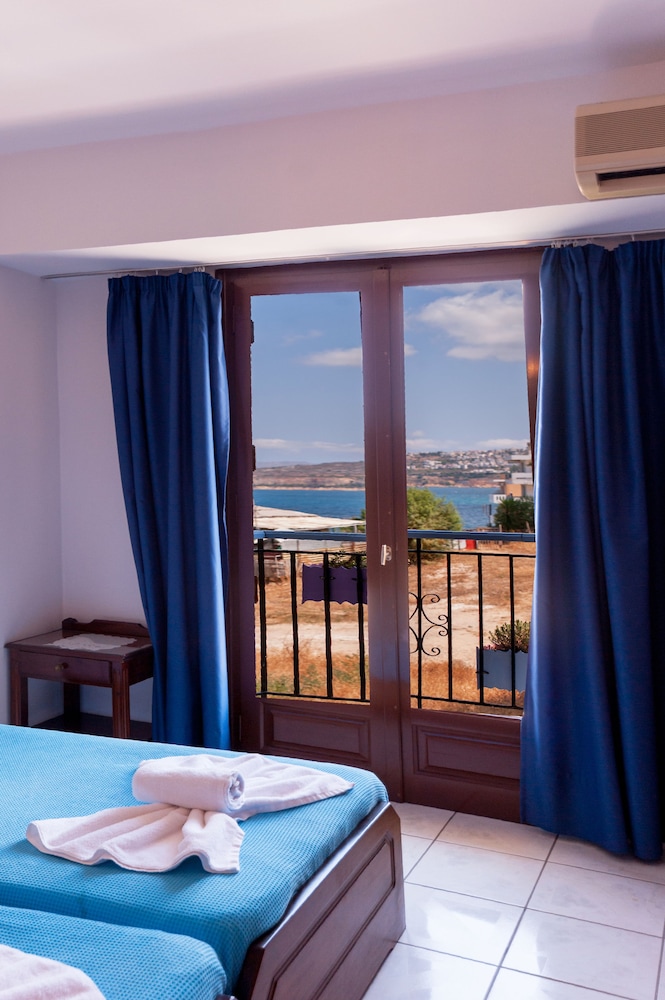 ROOM, TRIPLE, SEA VIEW