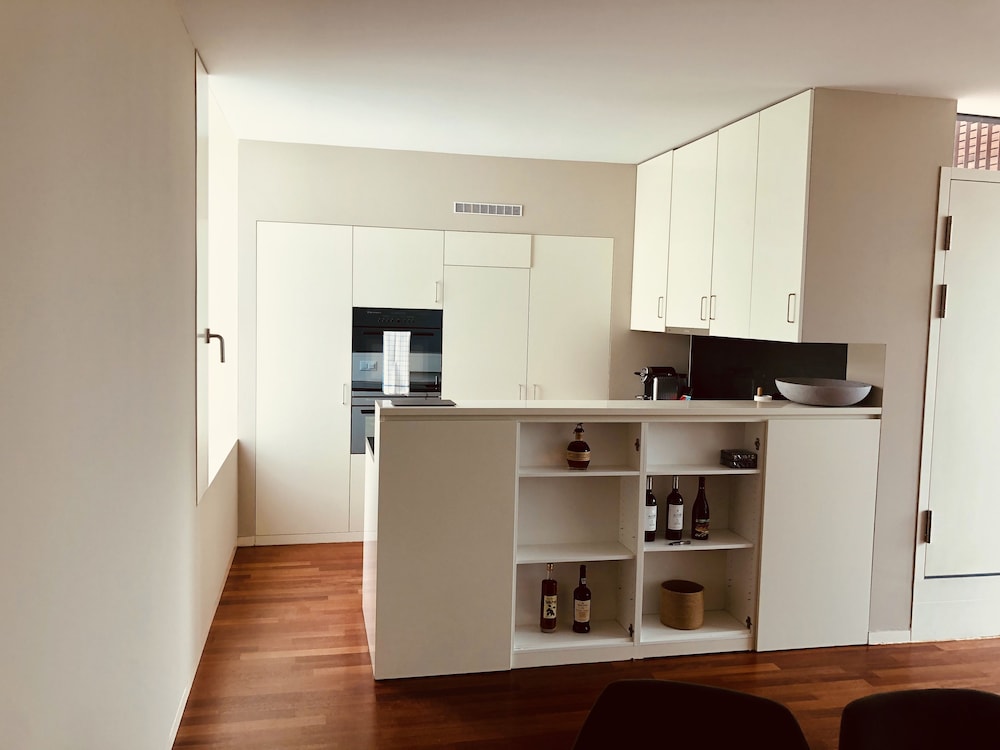 Lucerne Lake View Apartments 4/50
