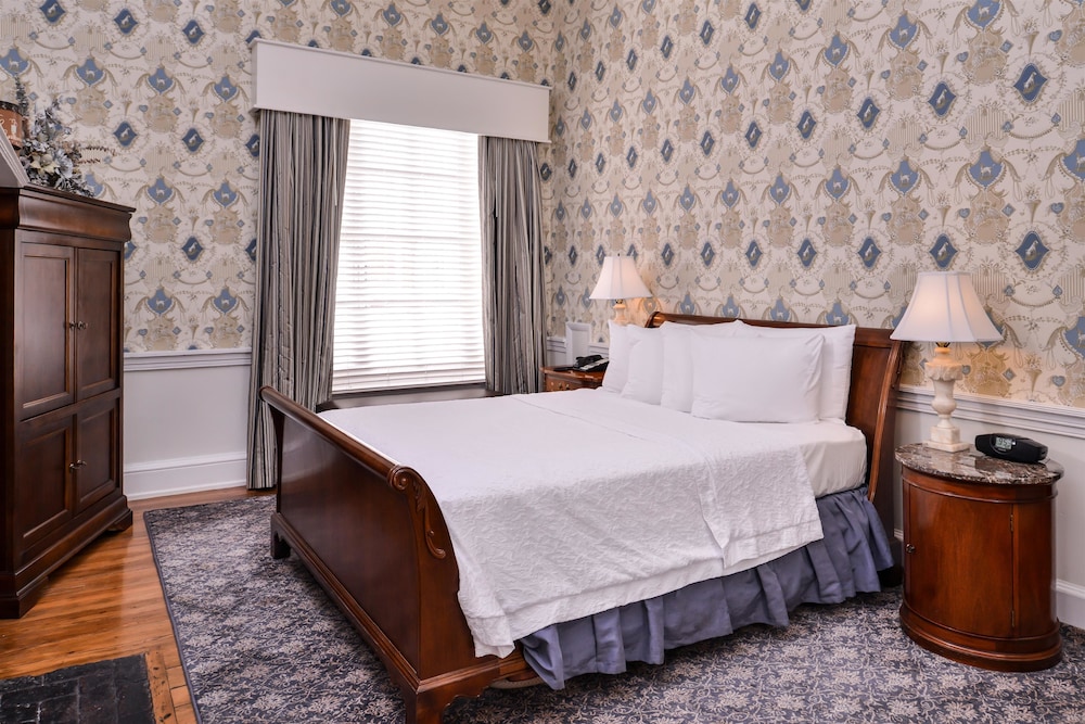 Hampton Inn Lexington-Historic District 10/51