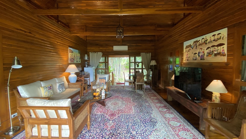Nan Seasons Boutique Resort 62/81