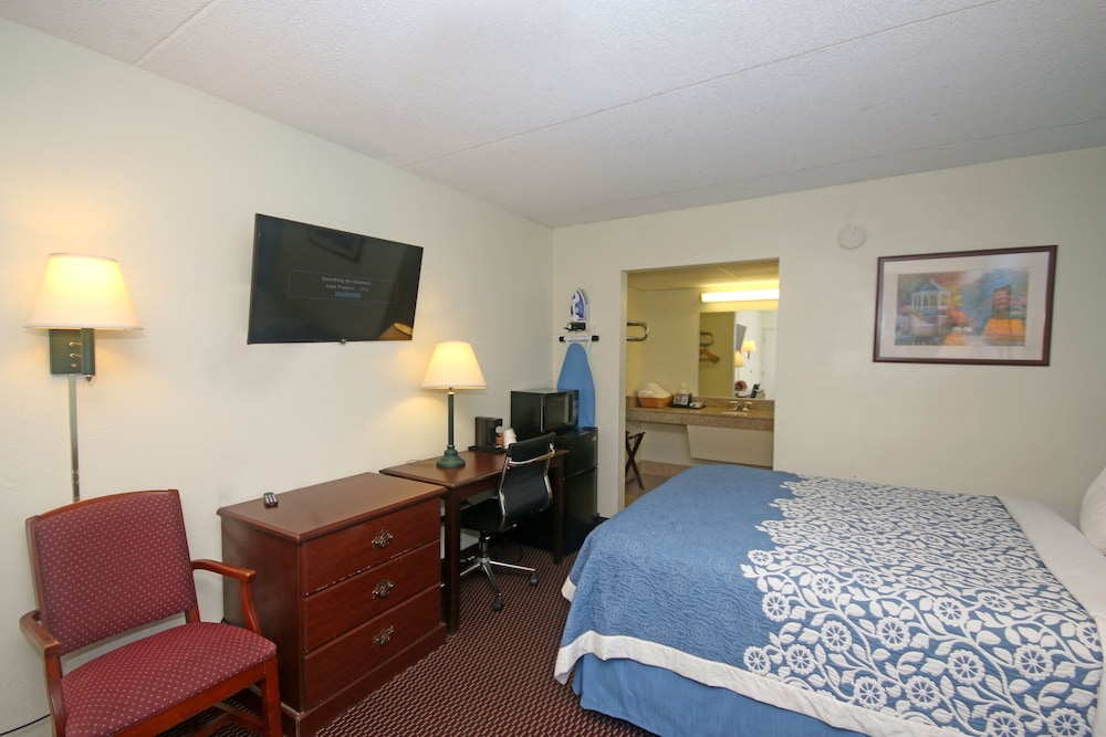 Hamilton Inn Jonesville I-77 16/24
