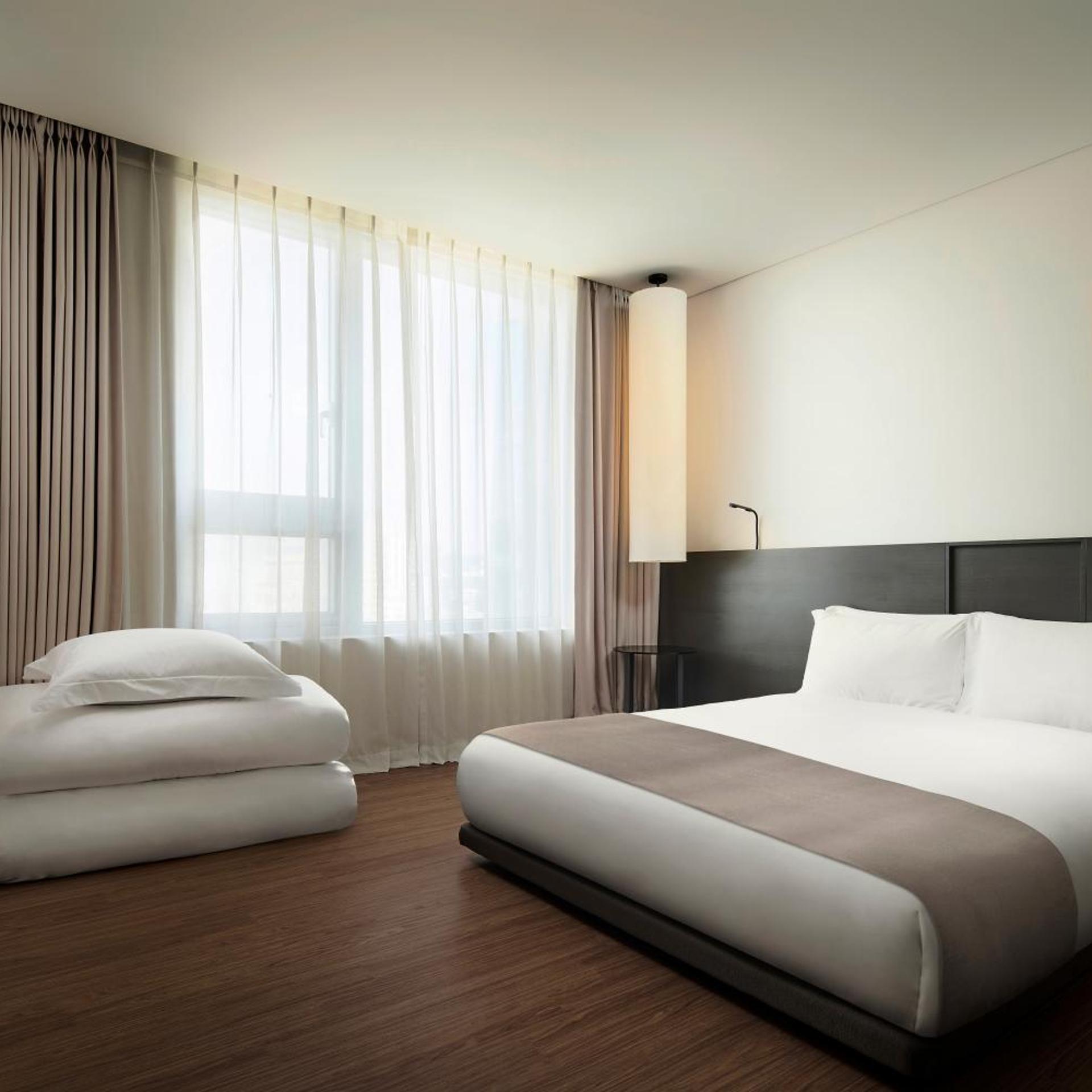 Korean, Deluxe, Double Bed