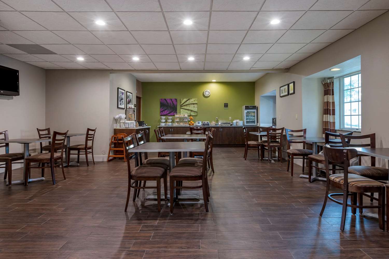 Sleep Inn and Suites Kalamazoo, MI 30/36