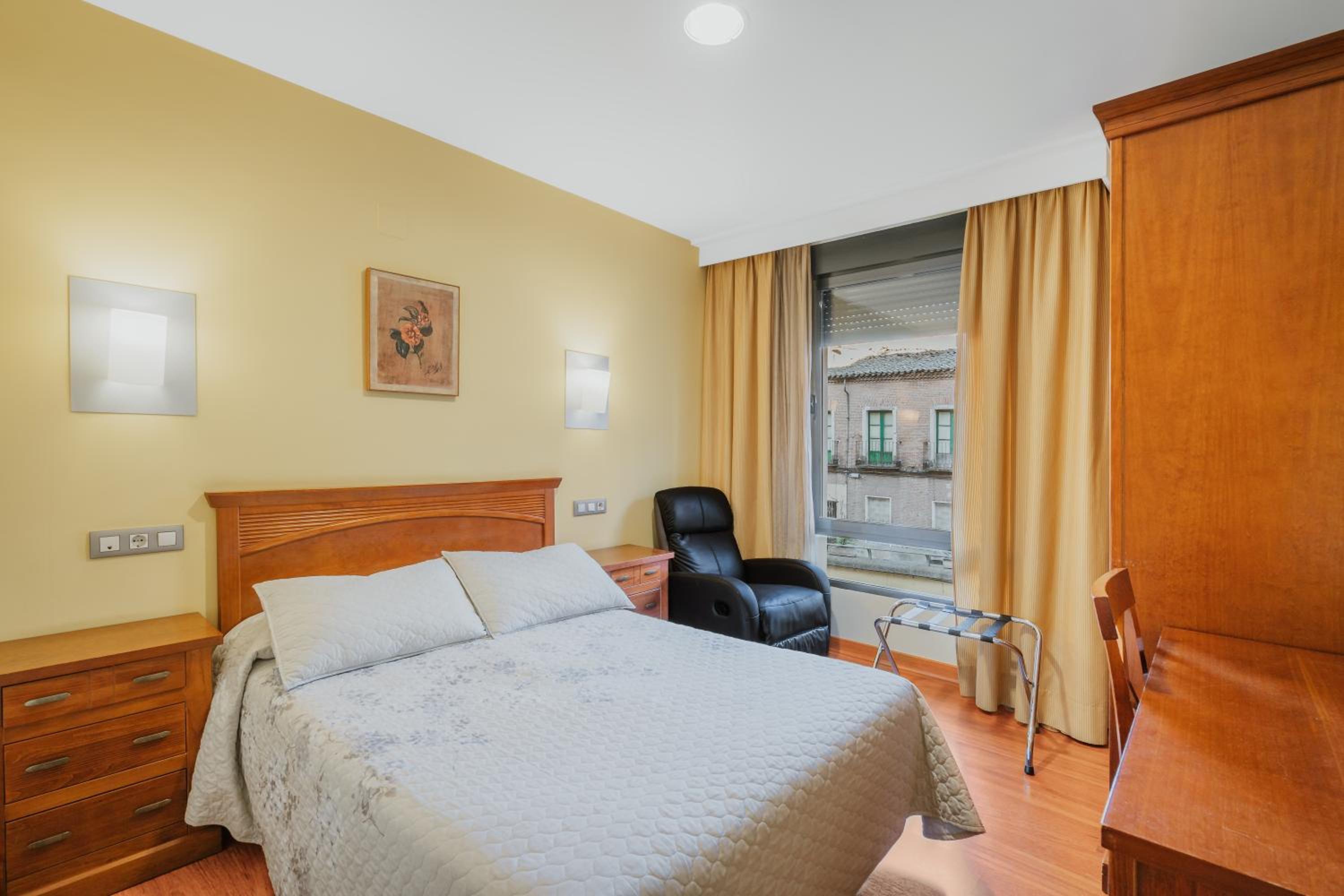 Hotel Reina Isabel 13/57