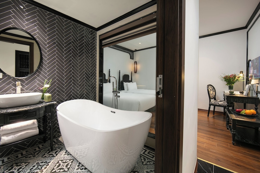 Hanoi Le Chateau Hotel & Spa 46/50