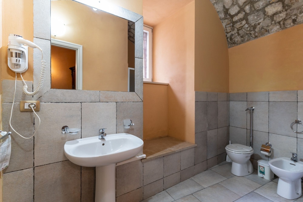 PALAZZO IL CAVALIERE B&B DE CHARME 65/68