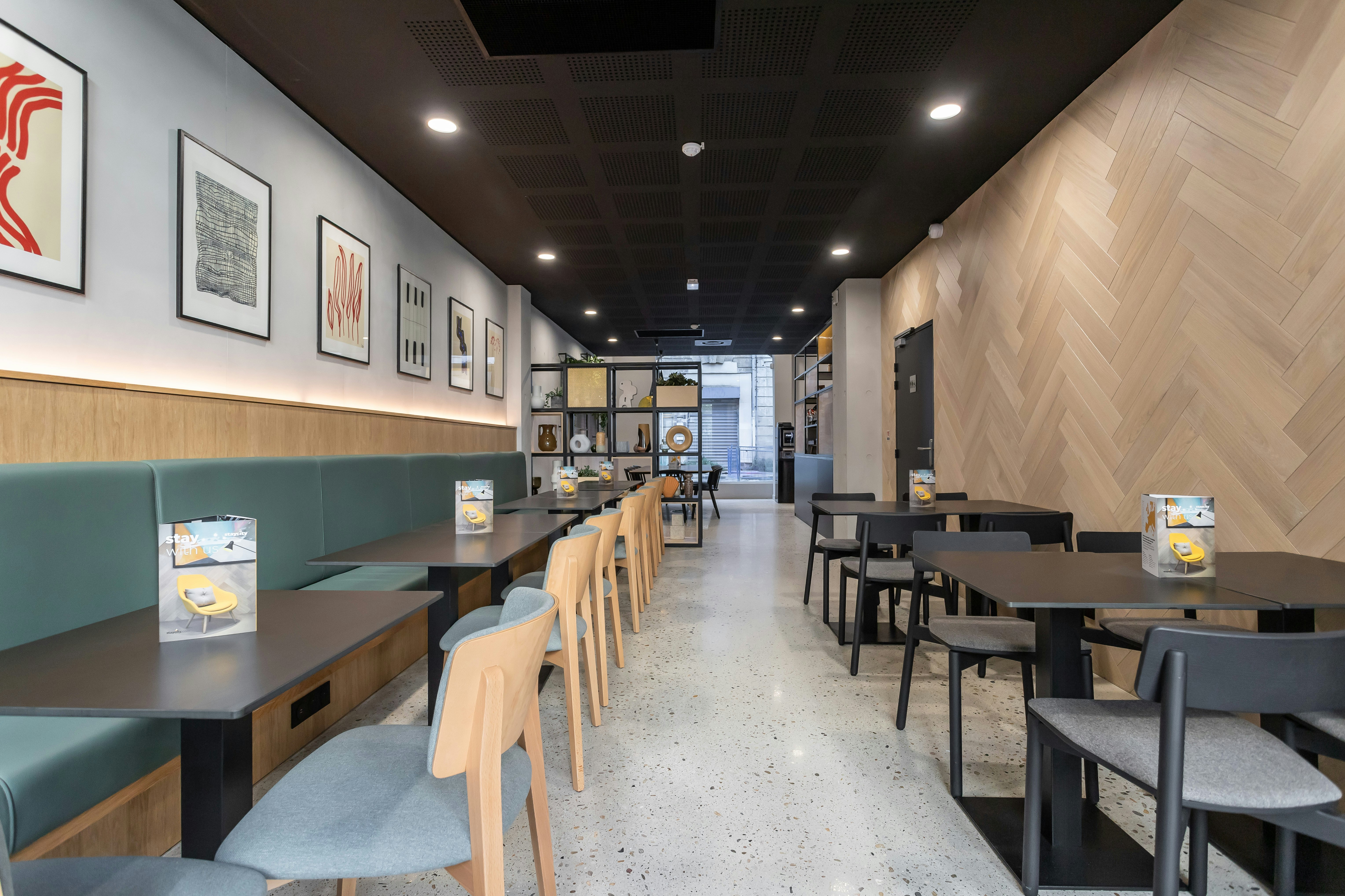 Staycity Aparthotels Paris La Defense 12/15