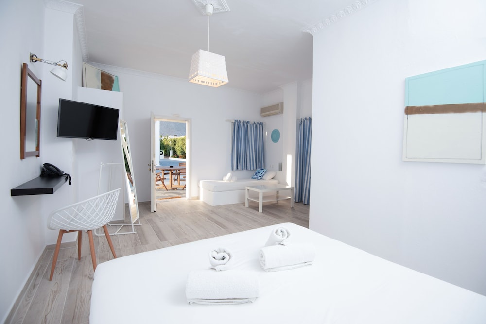 Villa Markezinis 24/48