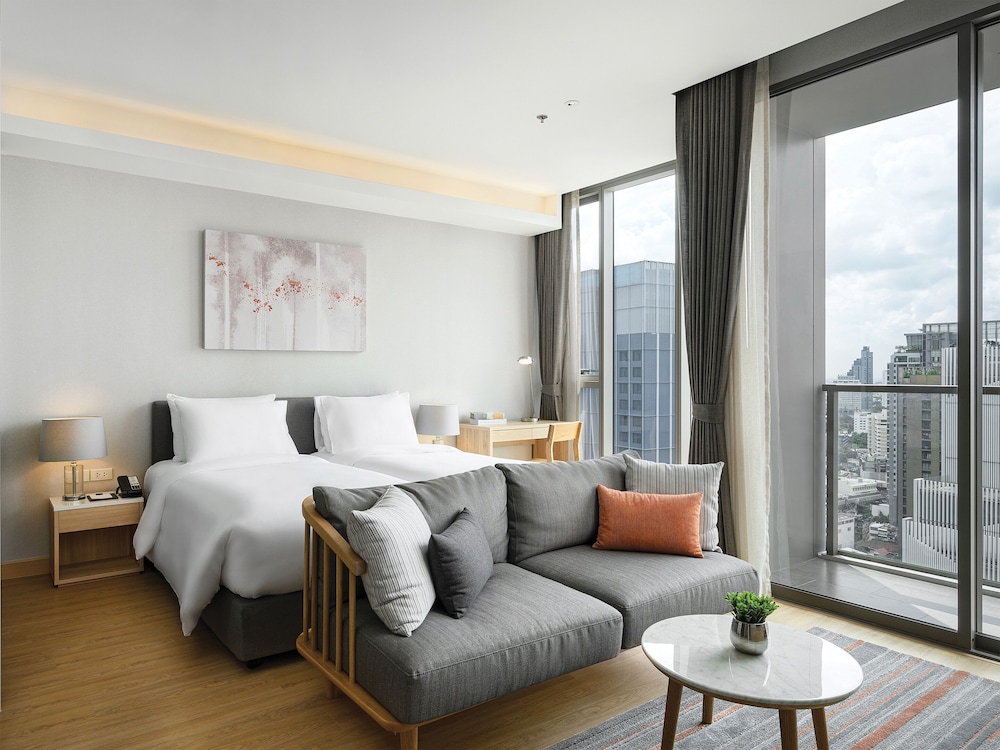 Oakwood Suites Bangkok 12/42