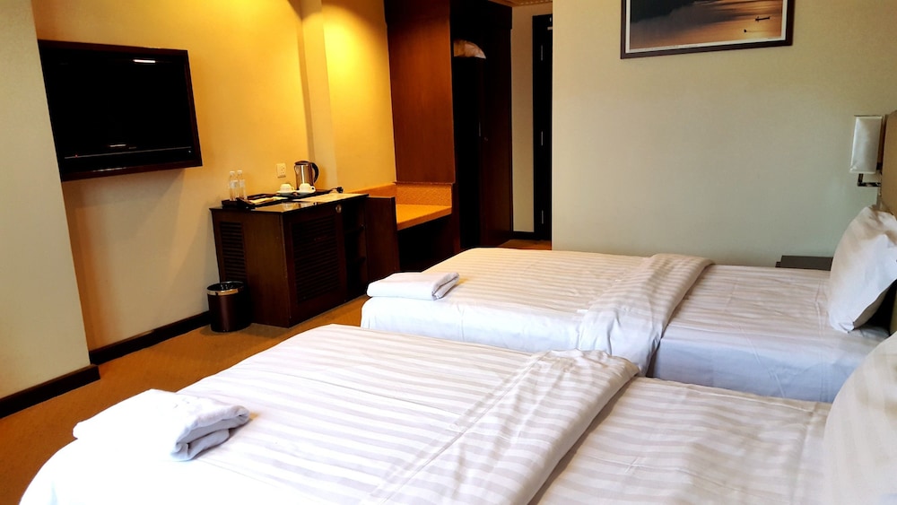 PREMIER, KING BED, CITY VIEW