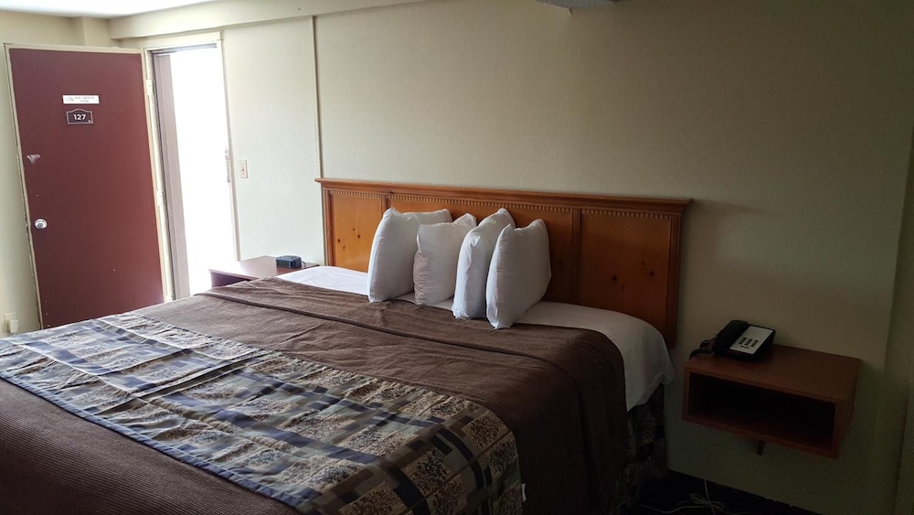Royal Inn 9/34