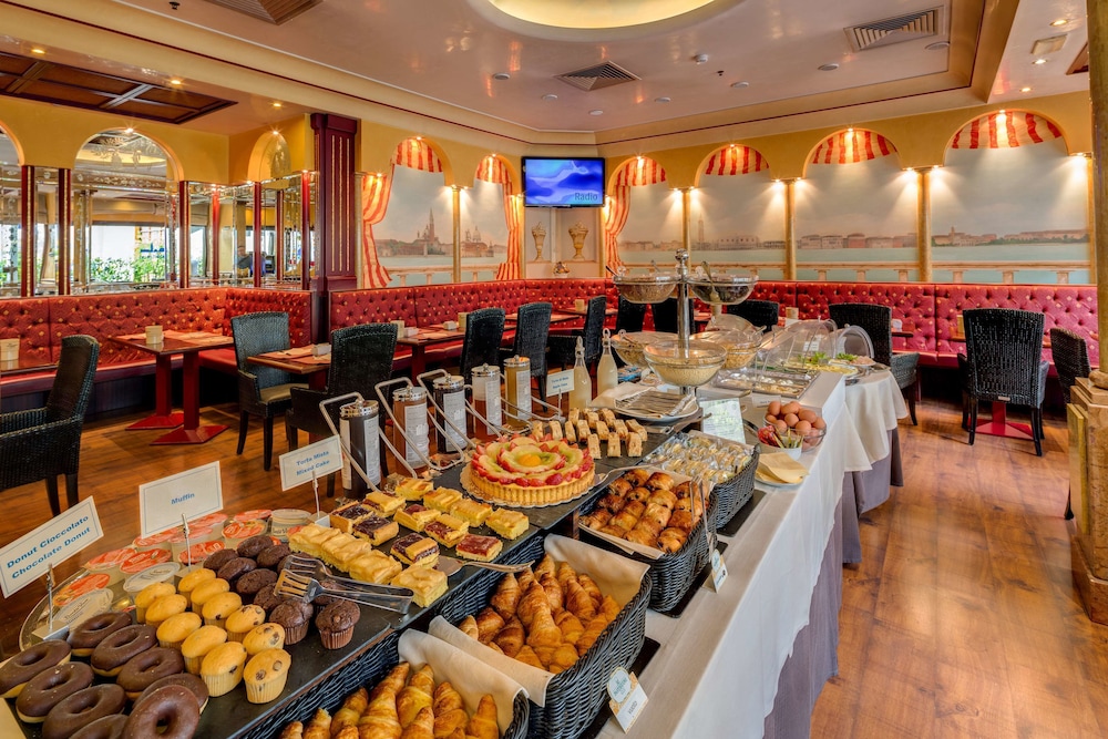 restaurant cafeteria