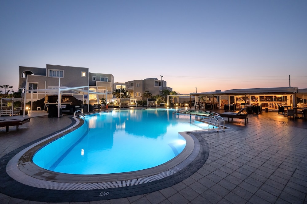 Smy Santorini Suites & Villas 68/76