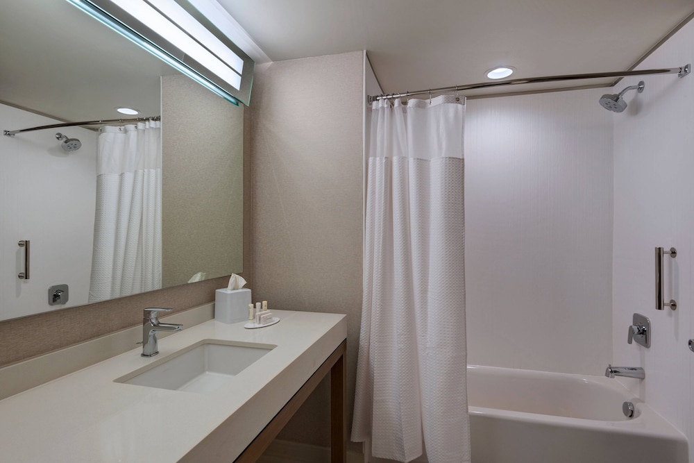 Courtyard By Marriott Jackson Madison 9/48