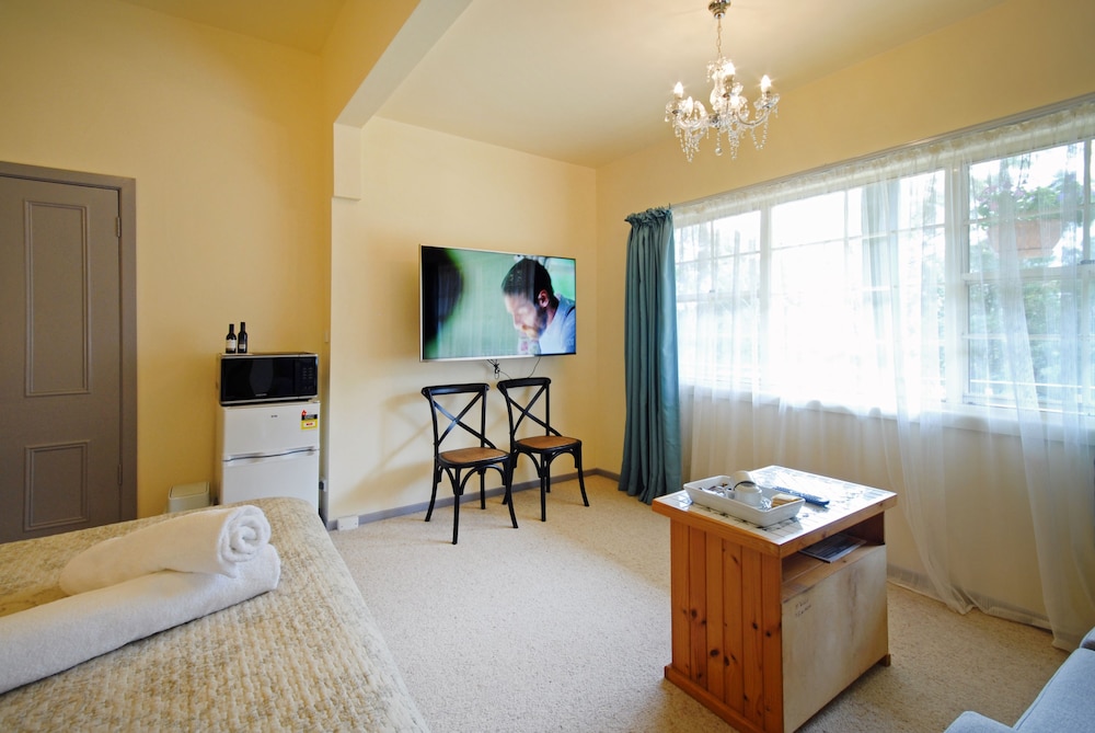 Riverview Boutique Motel 31/48