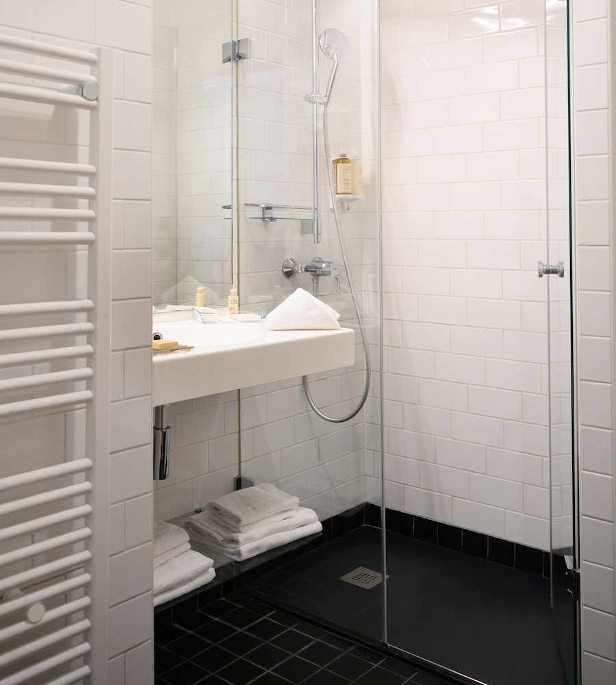 Suites Et Hotel Helzear Etoile 16/56