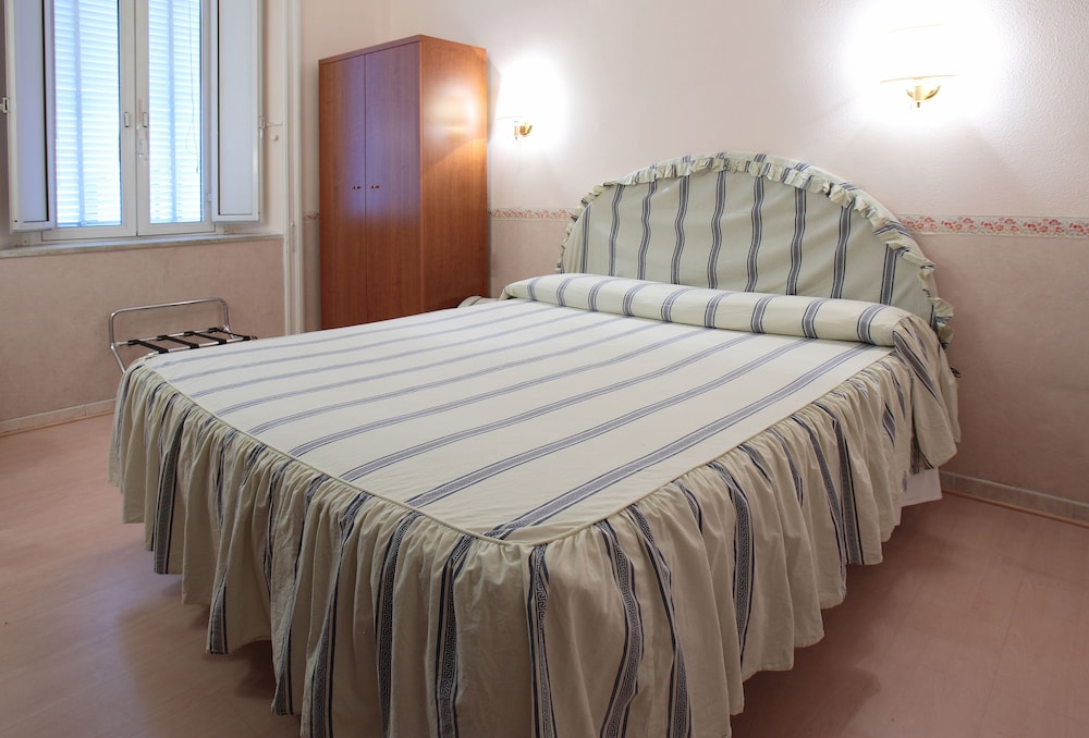 Hotel Lazzari 12/22