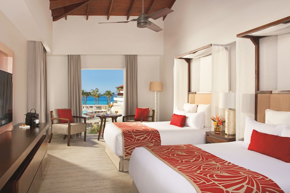 Preferred Club, Deluxe, 2 Double Beds, Pool or Tropical View