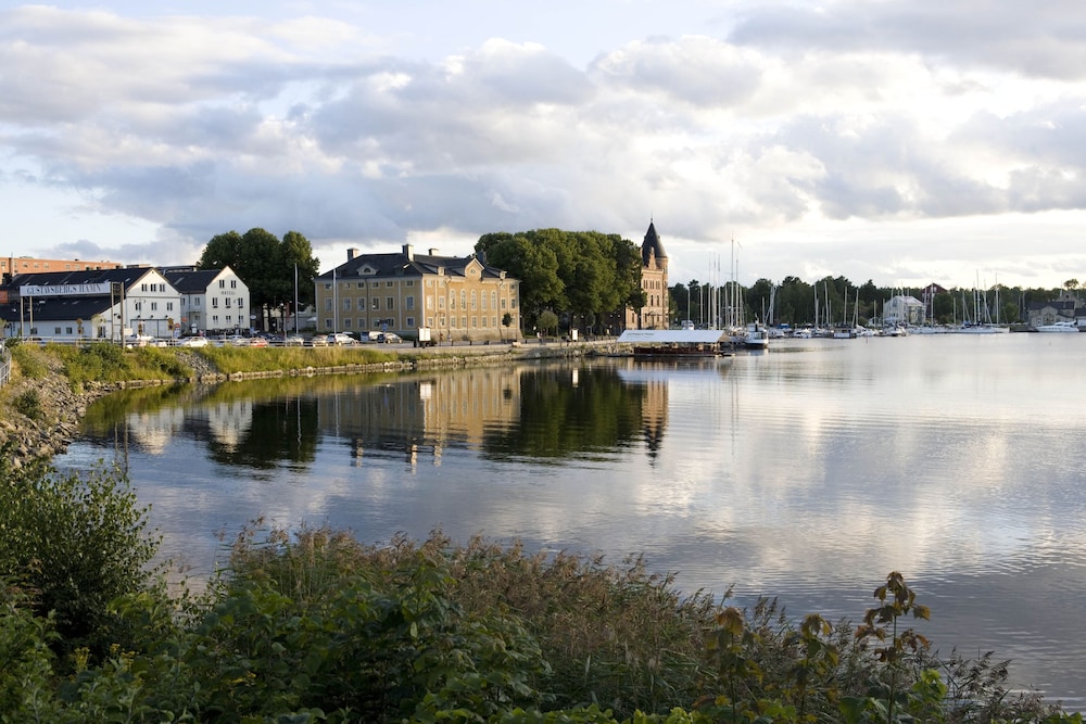 Hotell Bla Blom 42/50