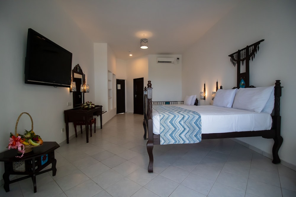 Bamburi Beach Hotel 21/74