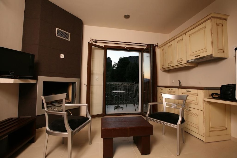 Epavlis Meteora Suites 9/18