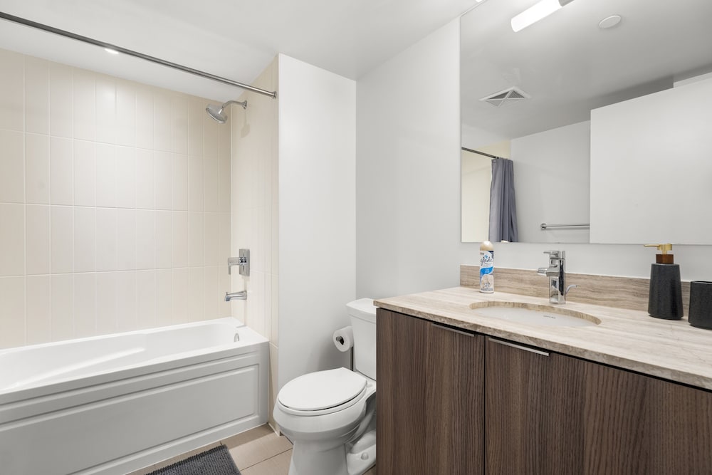 The Britt Condos in Downtown Toronto 30/35