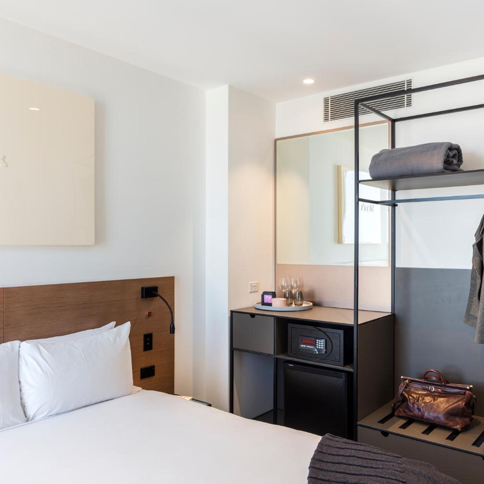 Economy, King Bed
