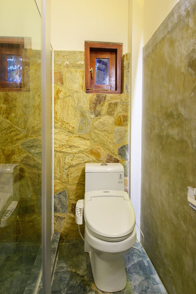 Karunakarala Ayurveda Spa & Resort 50/50