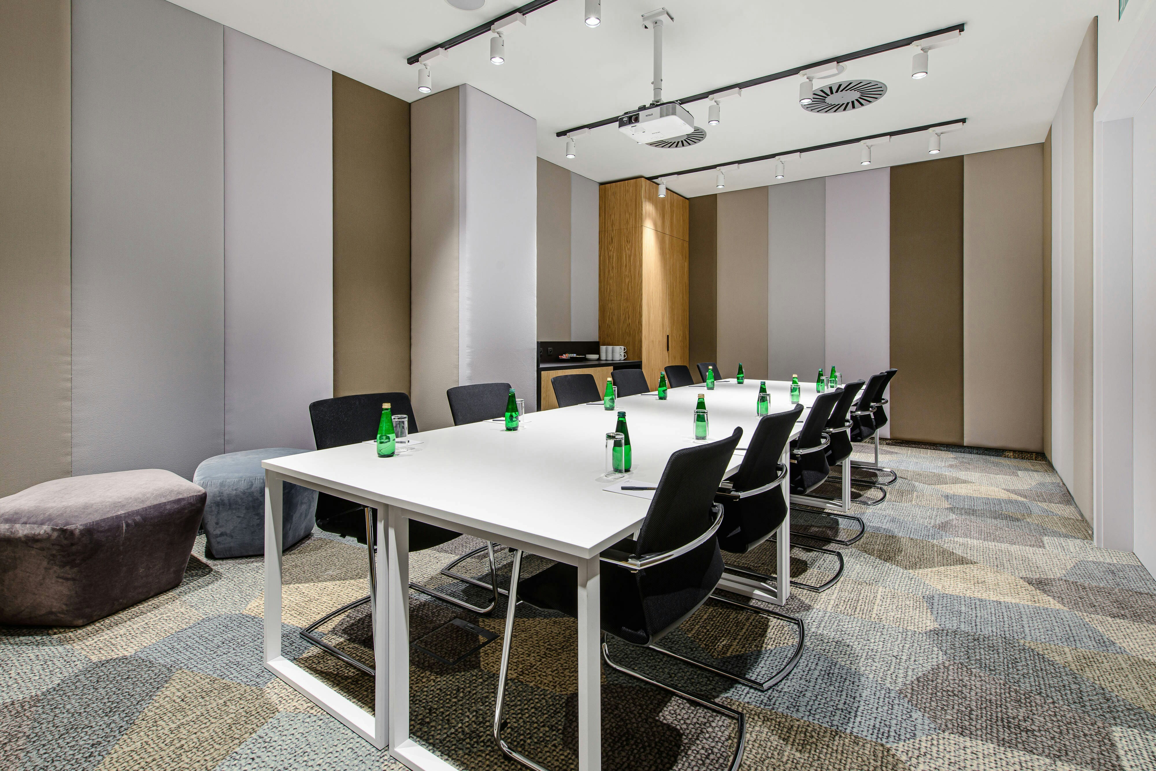 Courtyard By Marriott Warsaw Airport 59/62