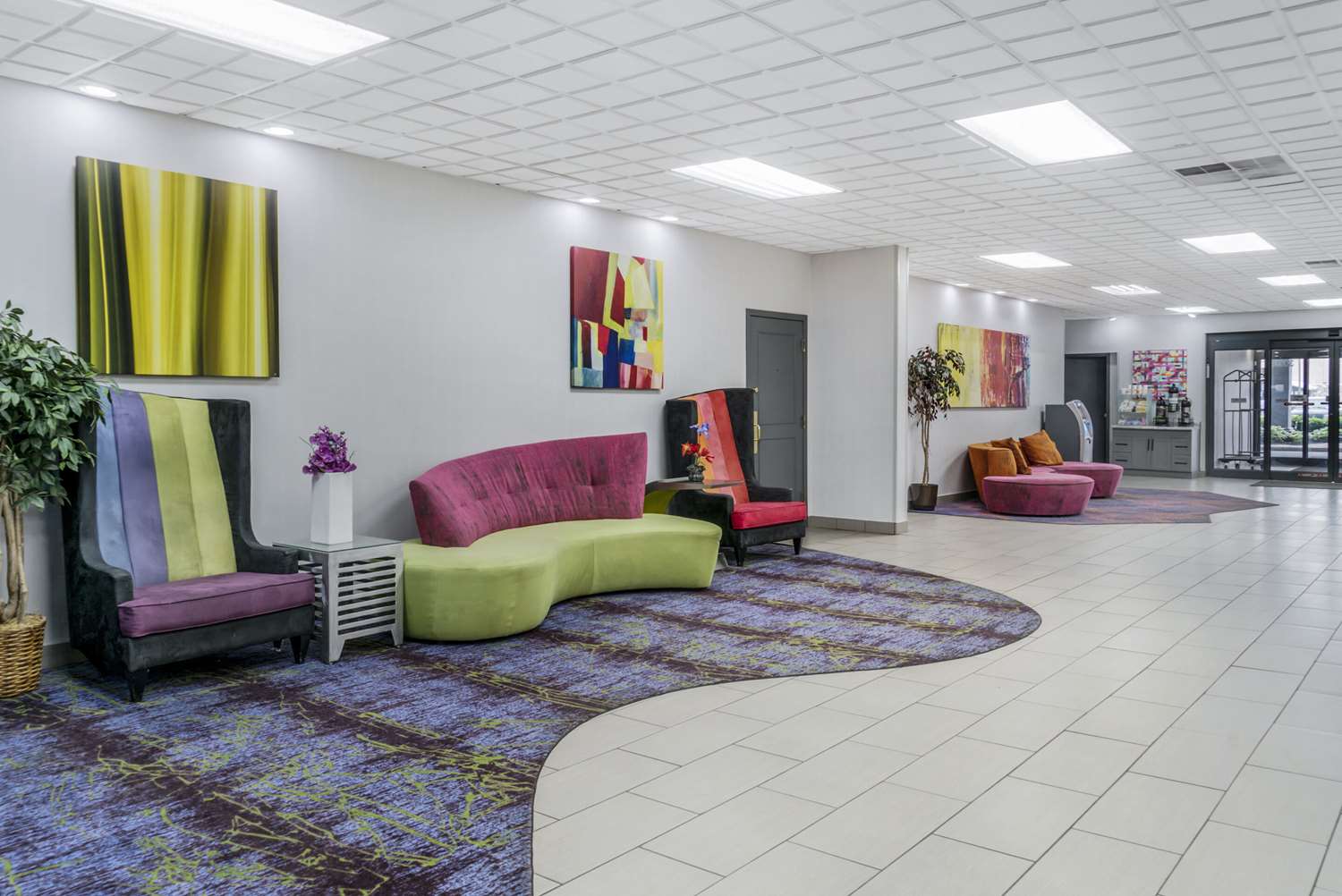 Quality Inn & Suites Livonia - Detroit 24/38
