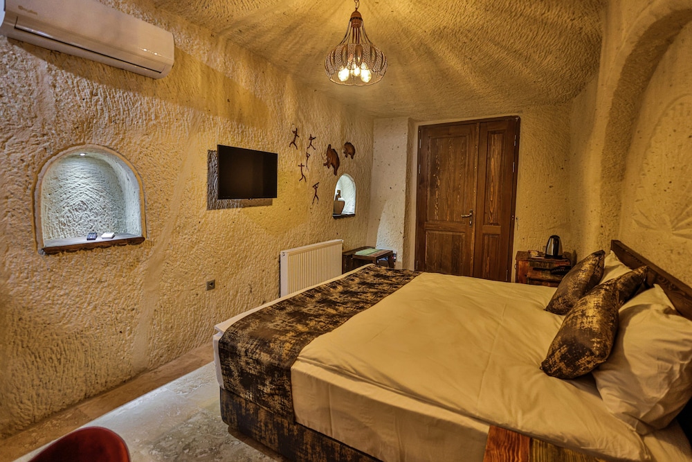 Caveadocia Stone Cave Hotel 11/36