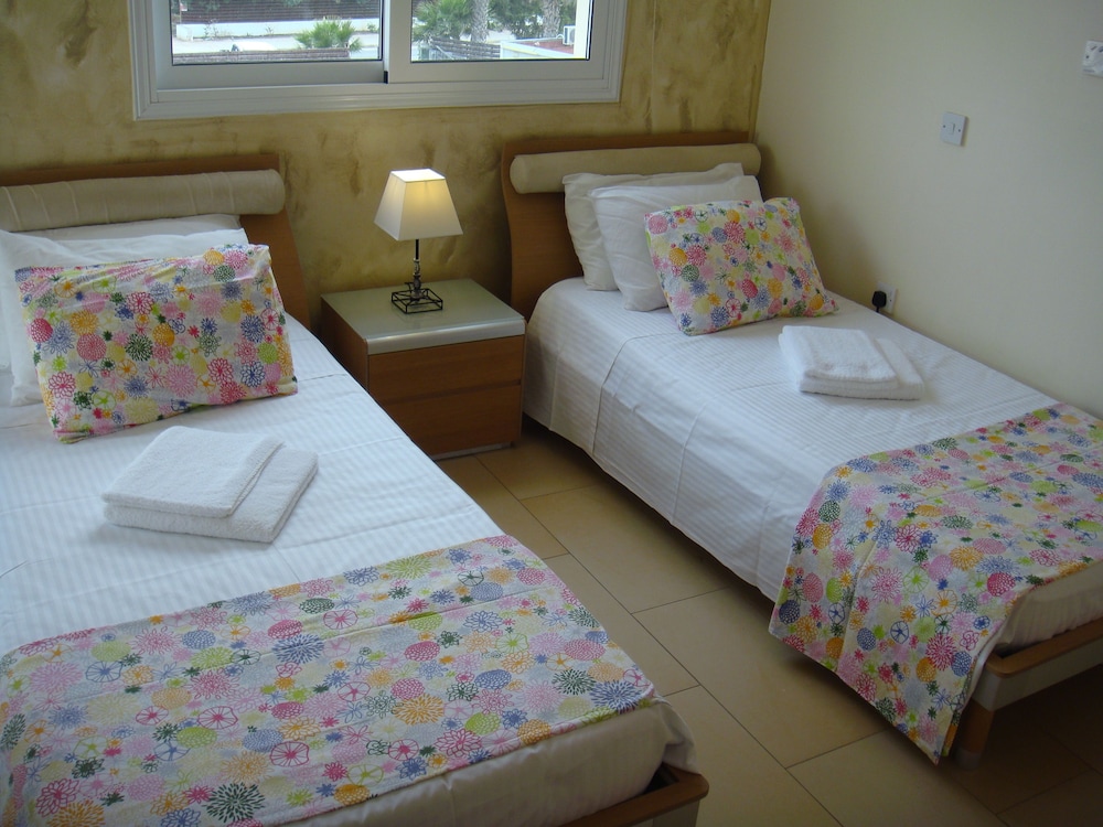 Athena Villa 3/32