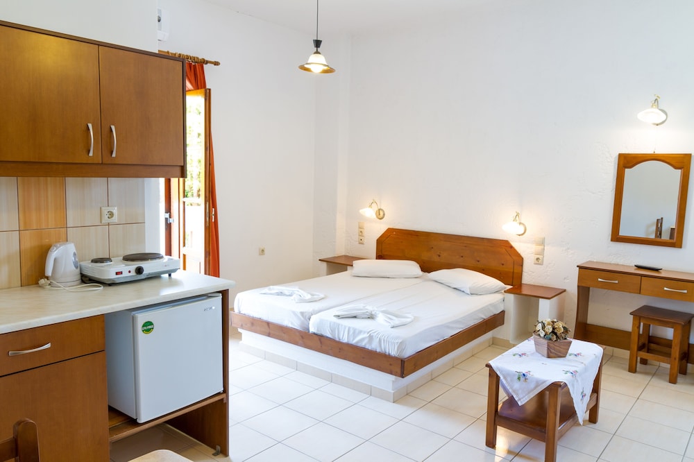 Ideal Hotel 9/41