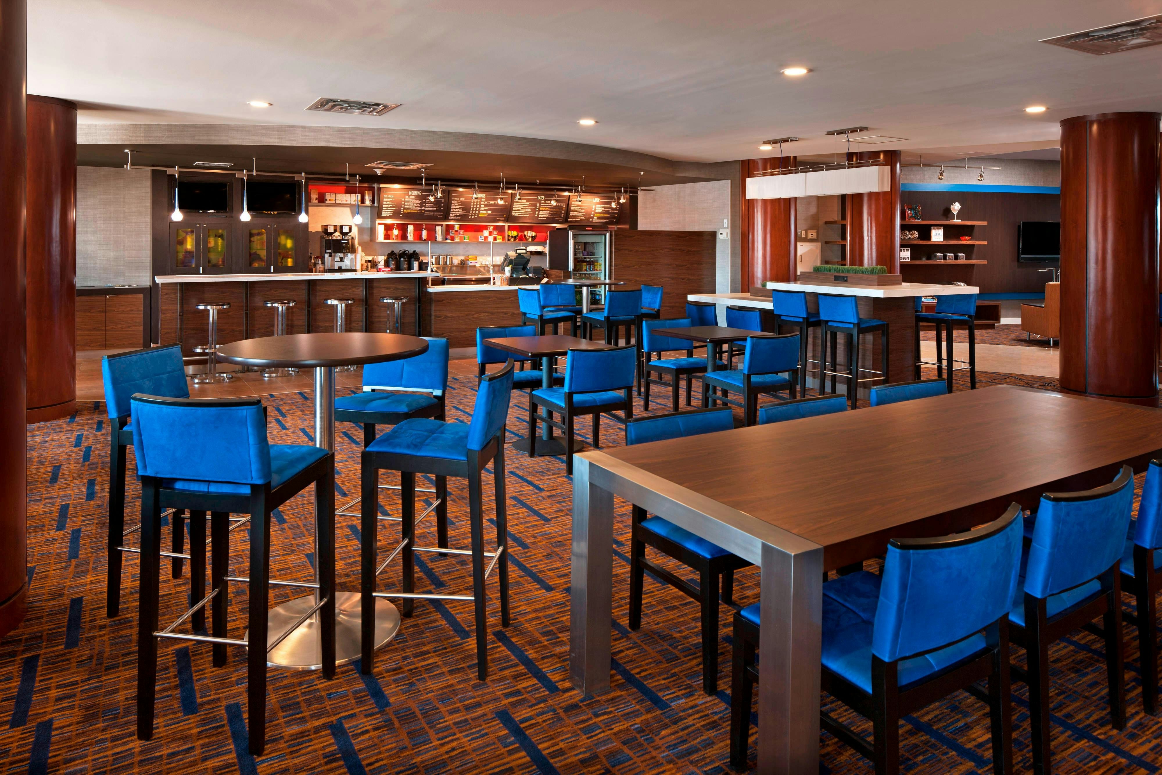 Courtyard By Marriott Farmington 3/4