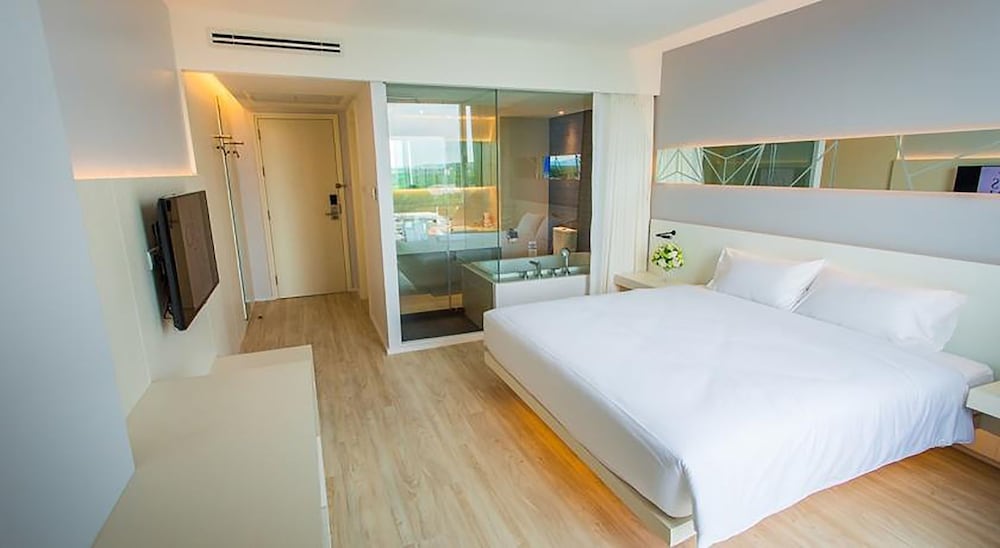 Crystal Hotel Hat Yai 16/54