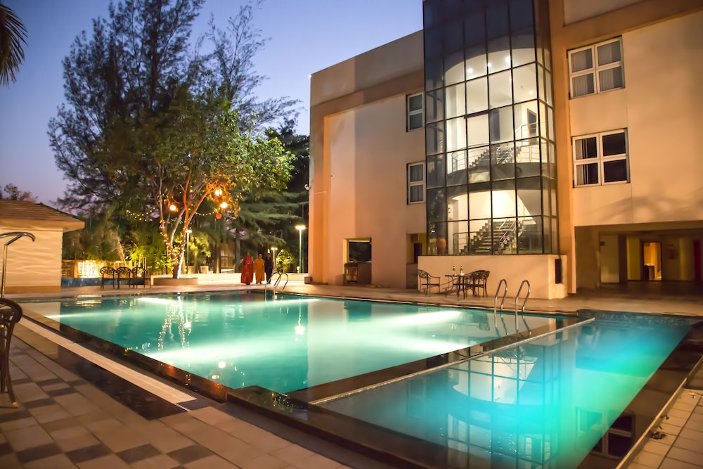 7 Apple Resorts 4/56