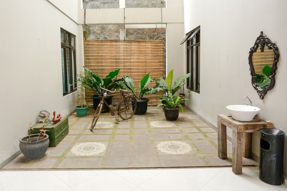 Reddoorz Sersan Bajuri 48/54