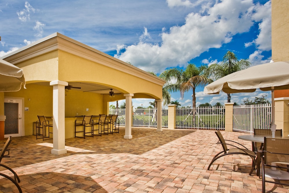 Holiday Inn Express and Suites Port St. Lucie West 7/50