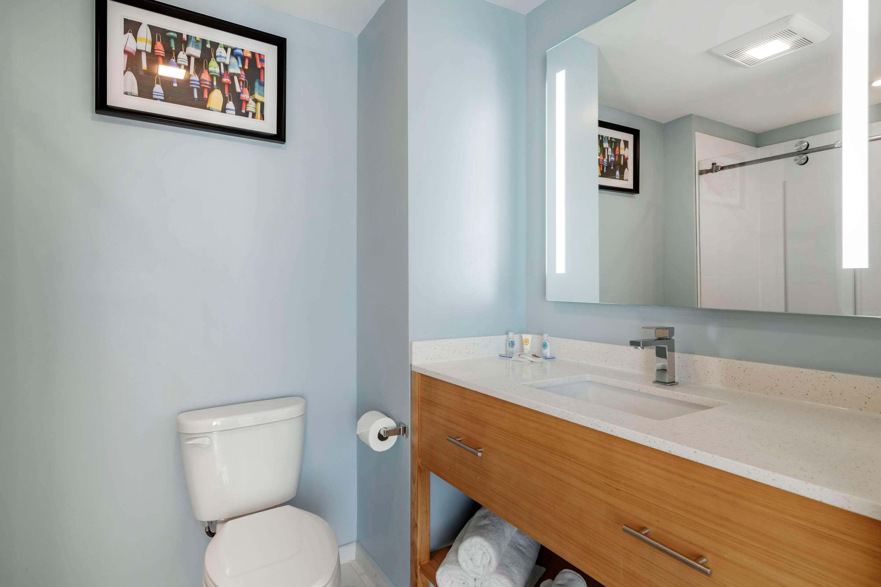 غرفة بسرير مزدوج لذوي الإعاقة، Casco Bay Hotel, Ascend Hotel Collection 3/3