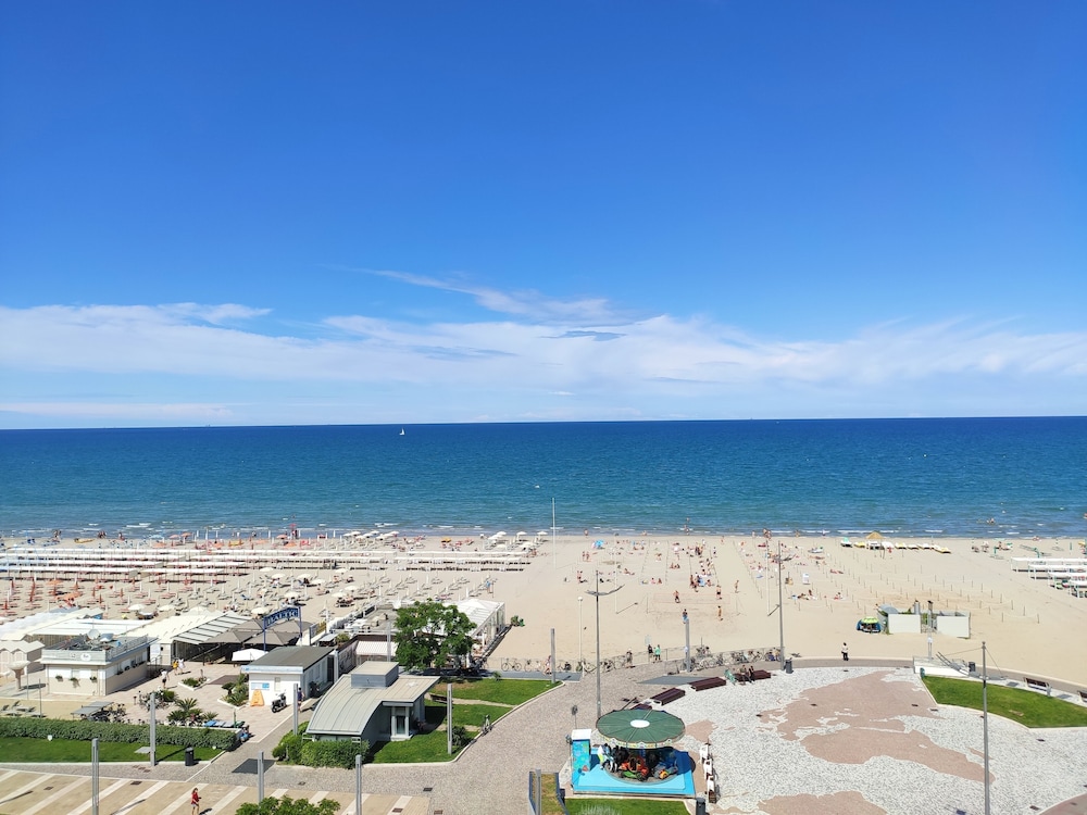 Hotel Baltic Riccione 60/68