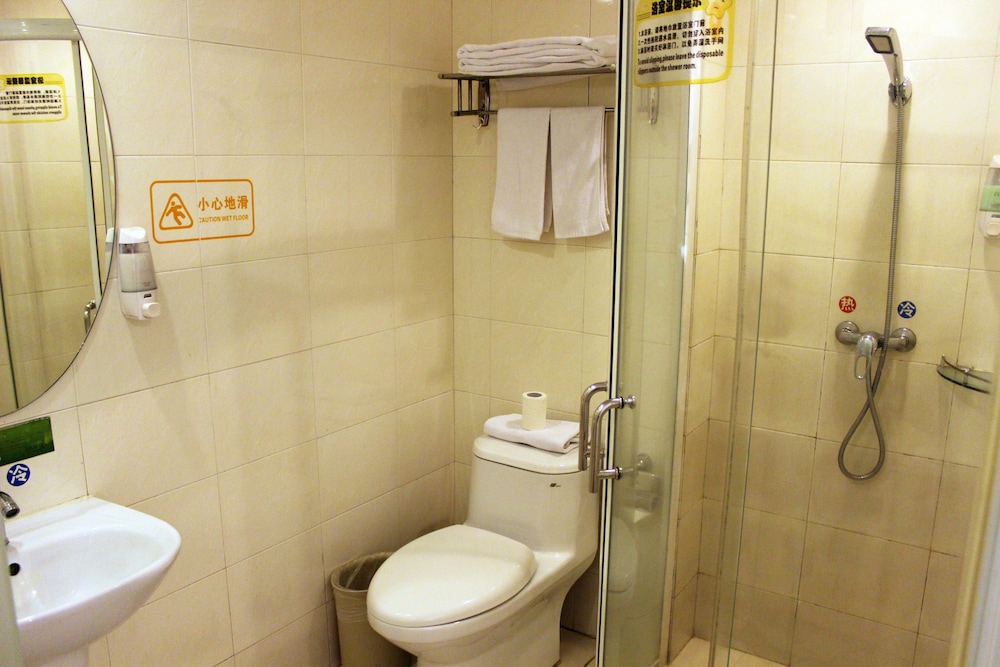 Green Oasis Hotel 44/45