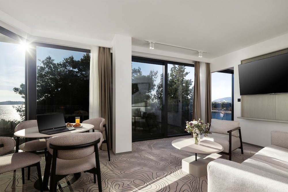 SeeSea Hotel 43/65