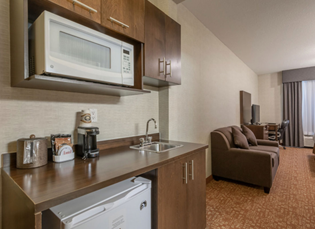 Devonian Hotel Suites 34/35