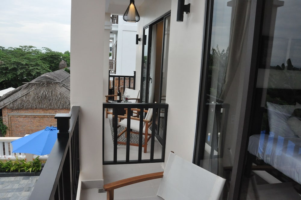 The Quin Riverside Villa 6/50