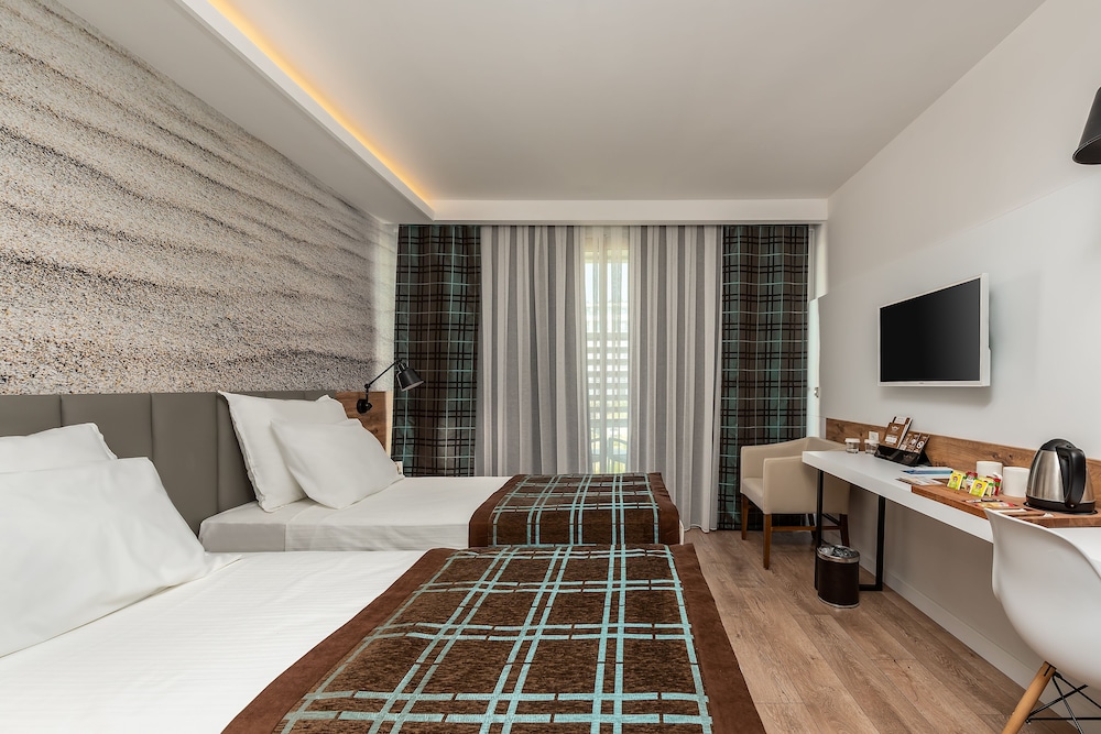 White City Resort 33/80