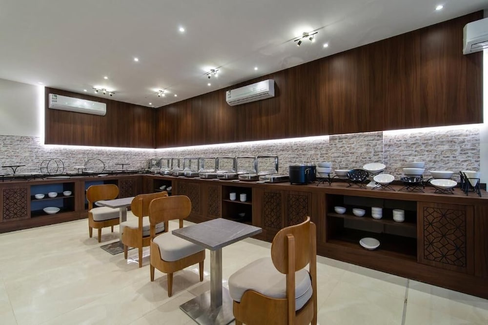 فندق انالة تبوك(Enala Hotel Apartments- Tabuk) 24/33