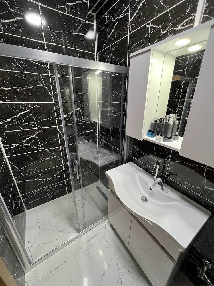 Near Suites Atasehir 23/26