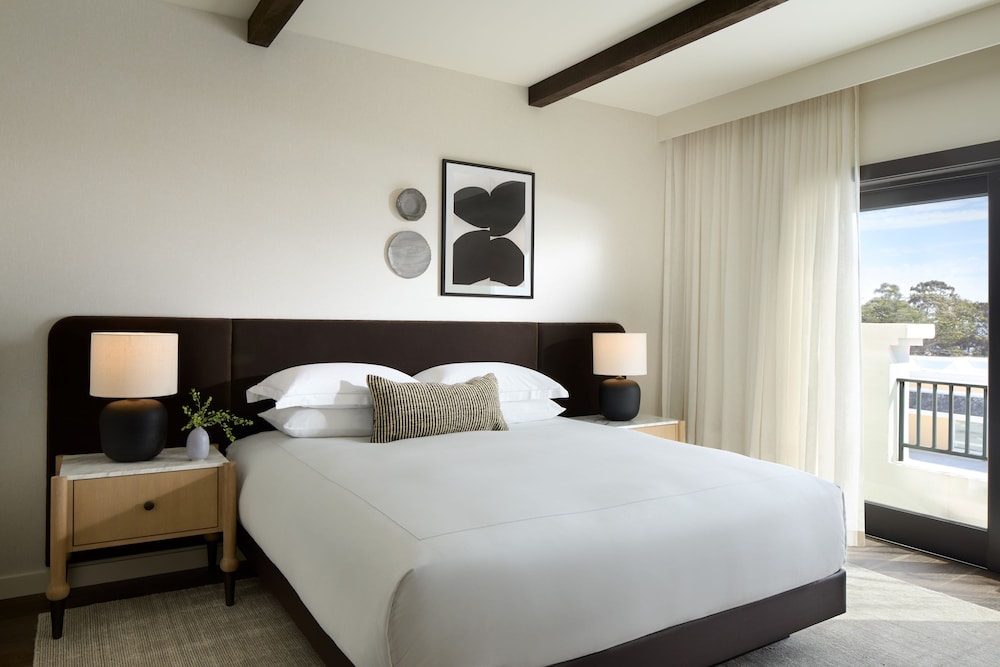 Jetted, King Bed, Balcony
